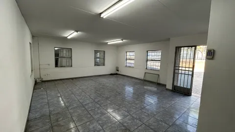 186 Voorhamer Street, Silvertondale, Pretoria - 319m² - industrial unit to let (4).